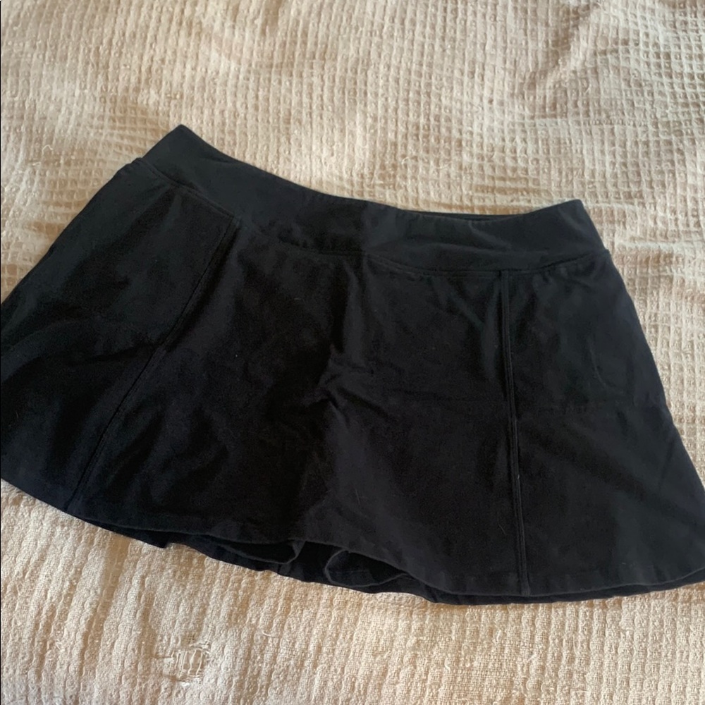 Women with Control Black Skort